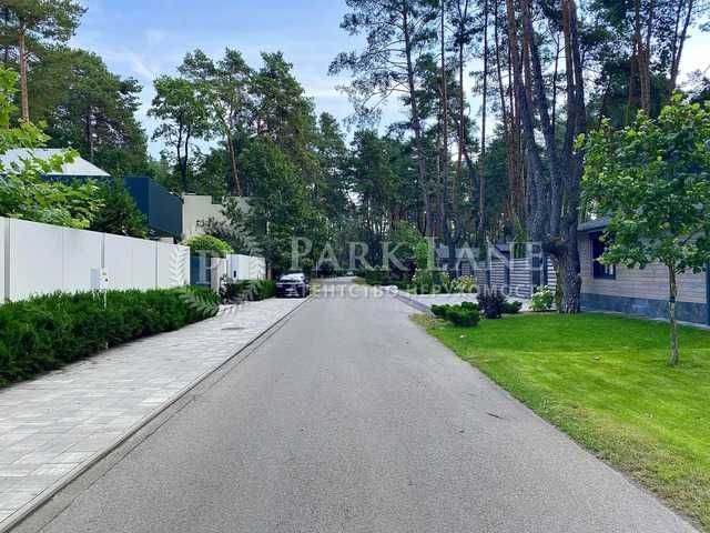 Будинок преміум рівня в лісі з басейном, Конча Заспа, Козин, Плюти