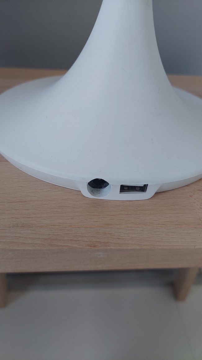 Lampka ledowa na biurko