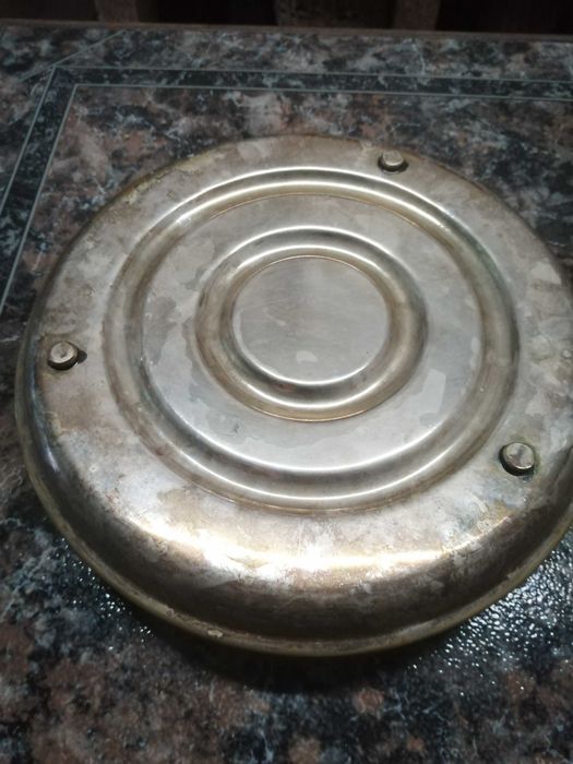 tabuleiro antigo em metal