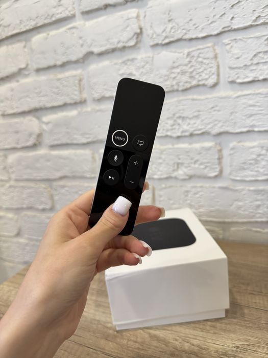 Продам Apple TV в ідеальному стані