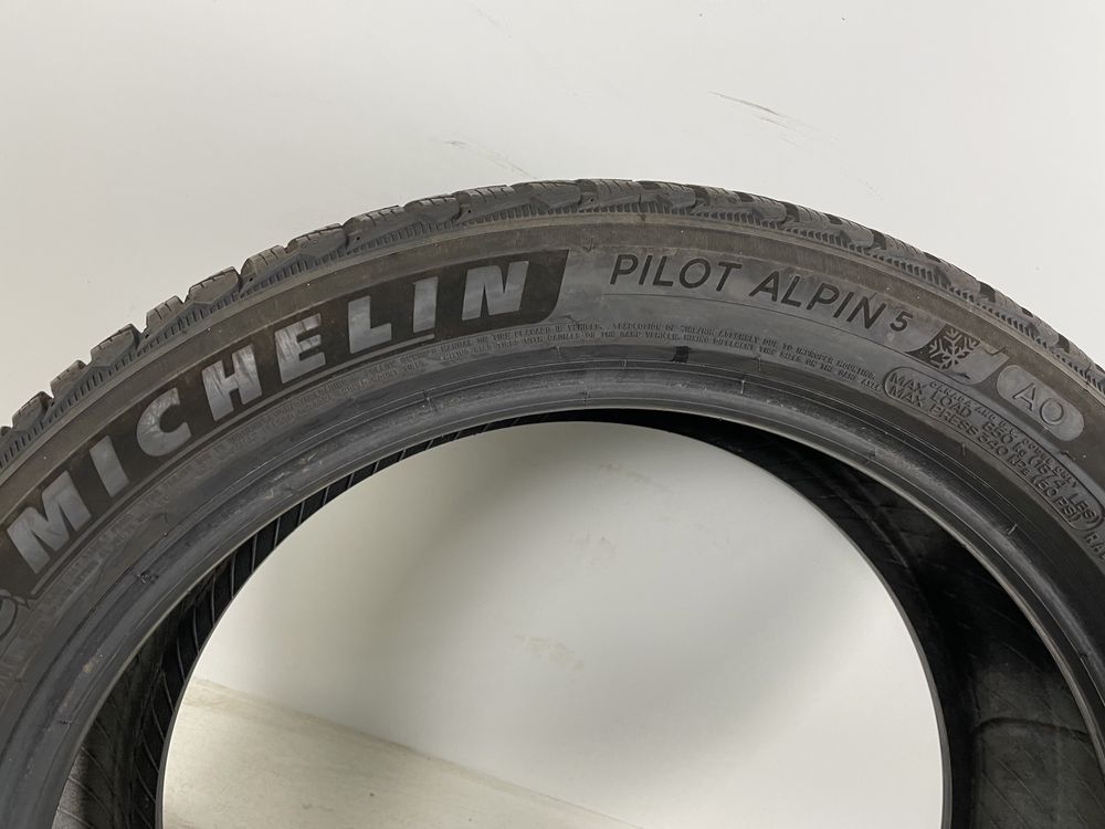 245/45R19 102V Michelin Pilot Alpin 5 AO KOMPLET