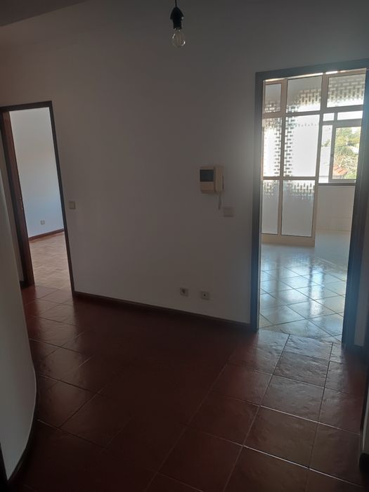 Apartamento T1 com garagem em box - Gondomar