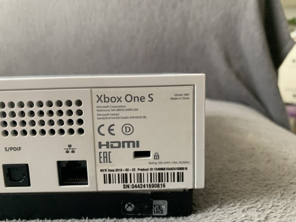 Xbox one s 1TB Б/У