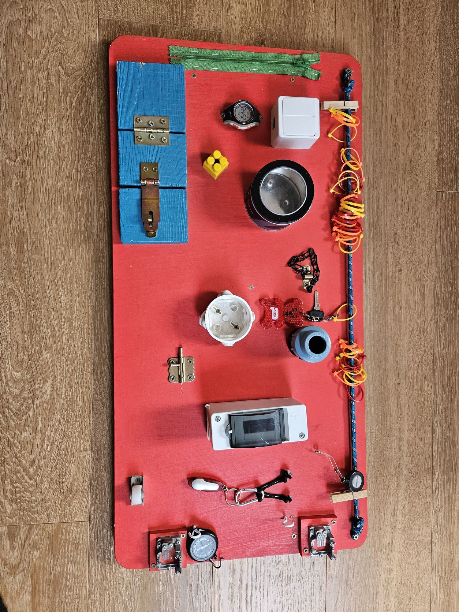 Tablica sensoryczna manipulacyjna handmade