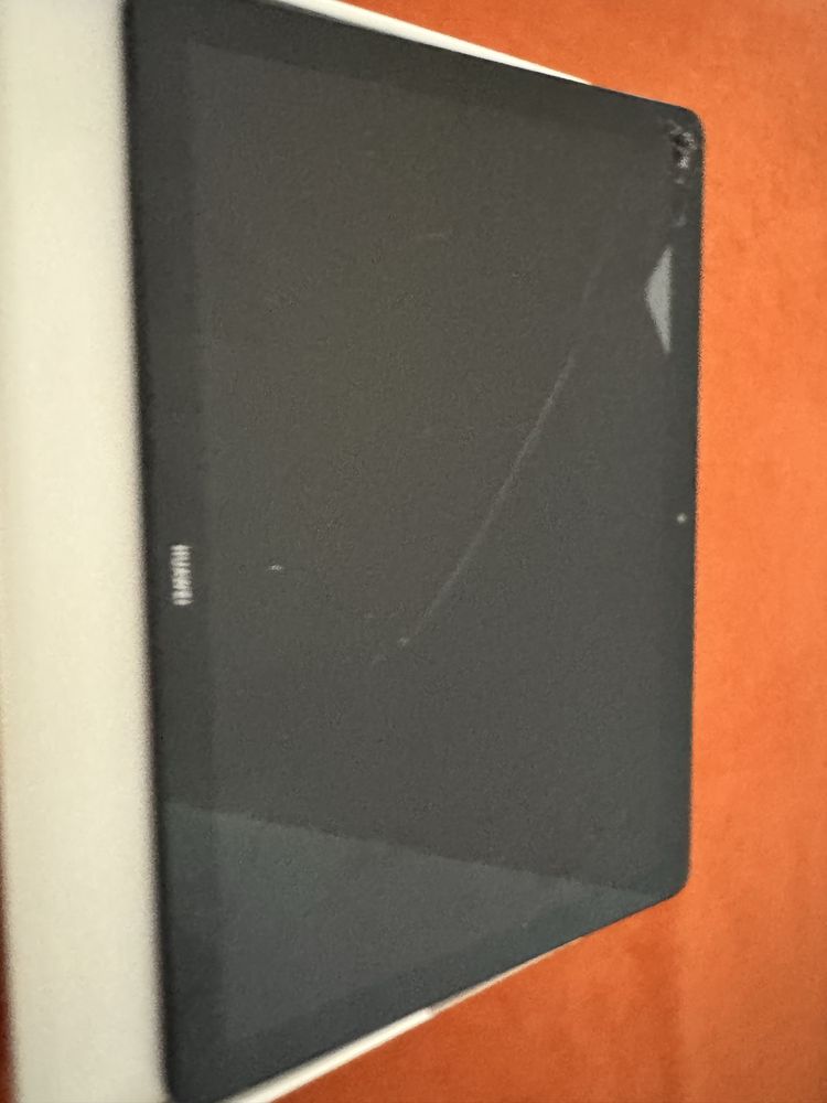 Tablet HUAWEI Media Pad T5, uszkodzony ekran