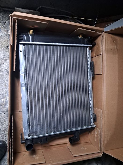 Радіатор охолодження Мерседес w124
