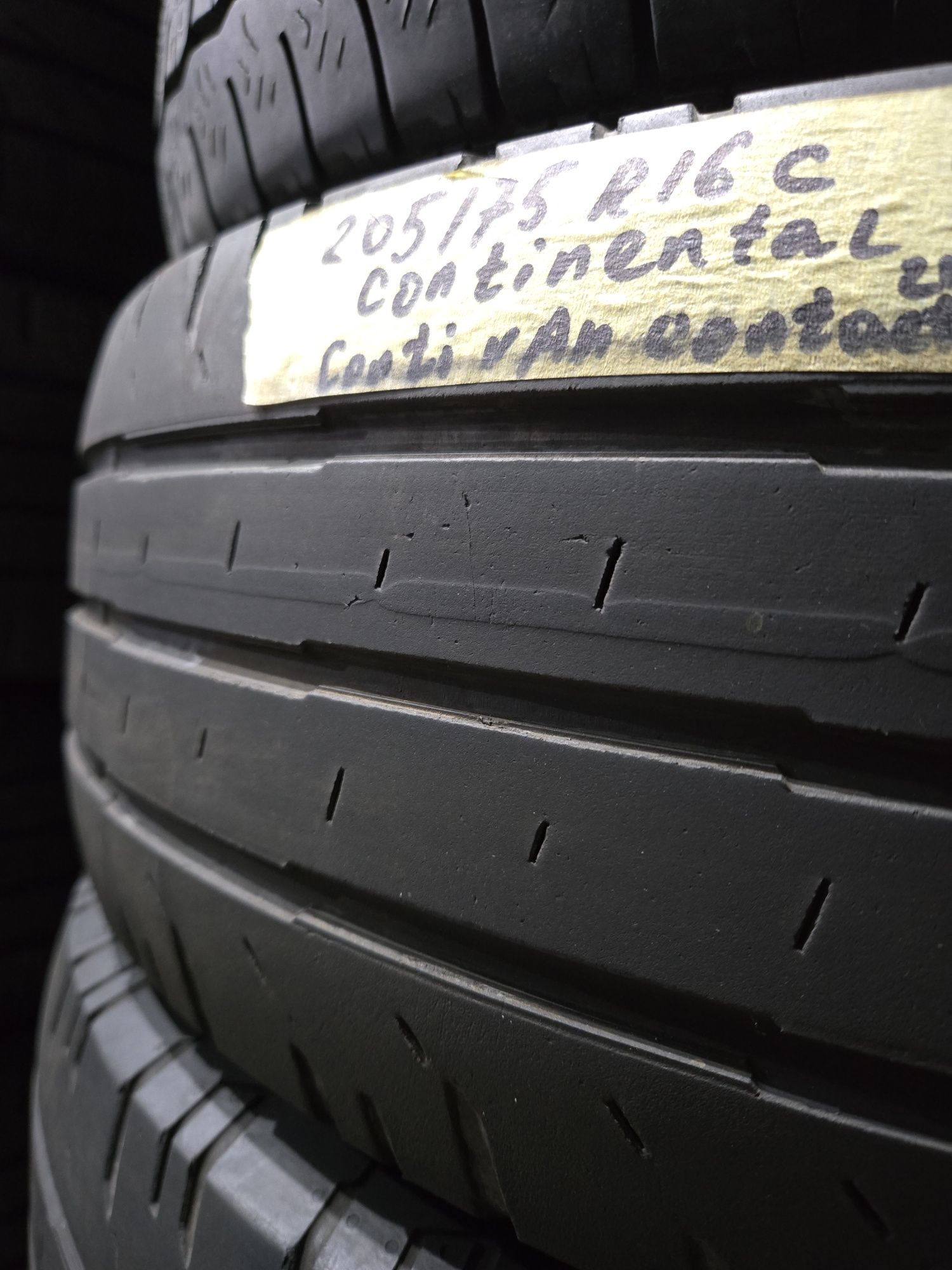 205/75R16C Continental VanContact 200