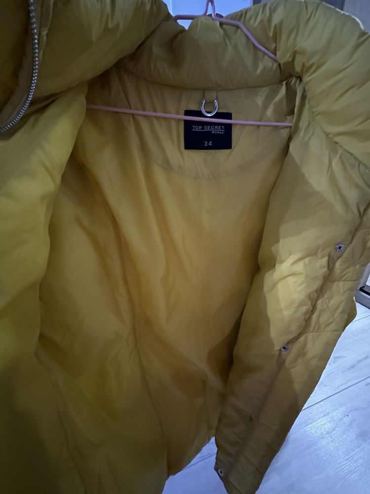 Продам жіночу куртку Top Secret розмір 34