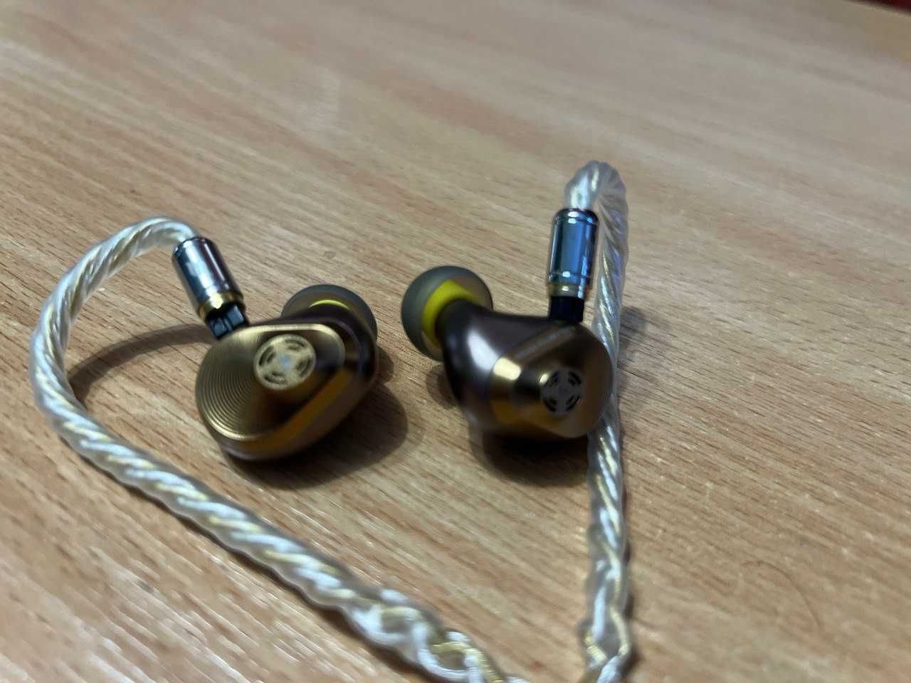 Astell & Kern x Vision Ears AURA