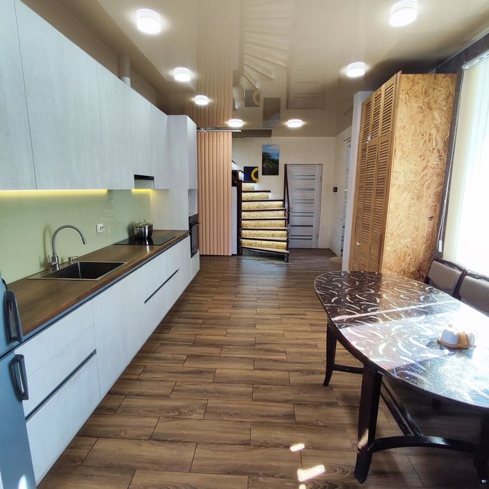 в м.Самар, дім на 4 окремі кімнати; 115 кв/м