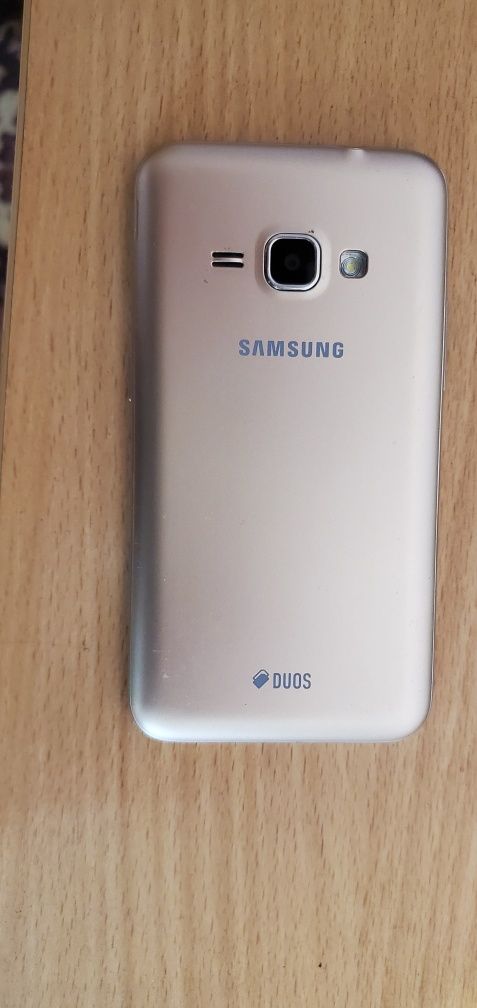 Продам Samsung j1 (2016)