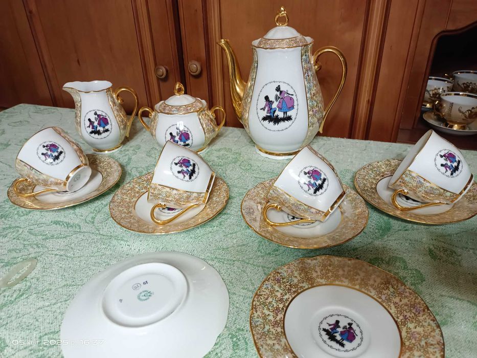 Посуда , сервизы .