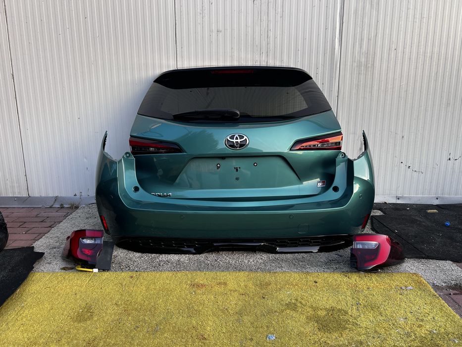 Zdeezak tyl Corolla E21 wersja GR, lift kolor M28