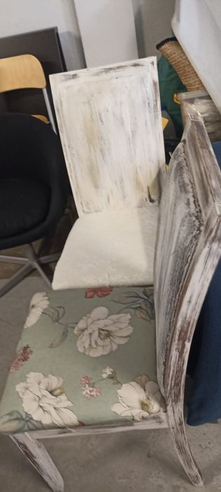 Vende-se várias cadeiras