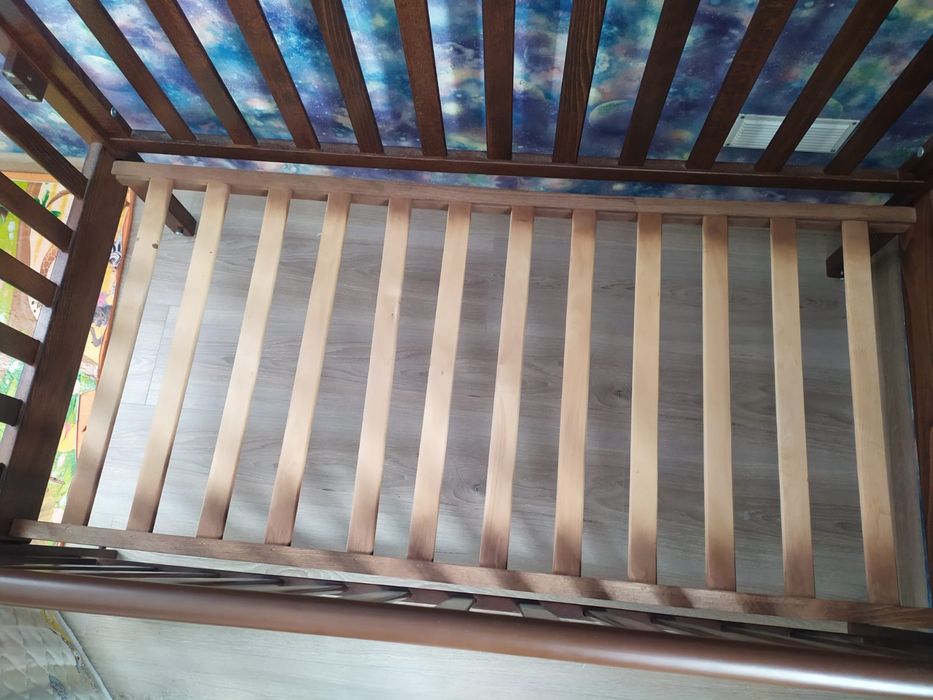 Дитяче ліжко Veres з натурального дерева. Колір горіх