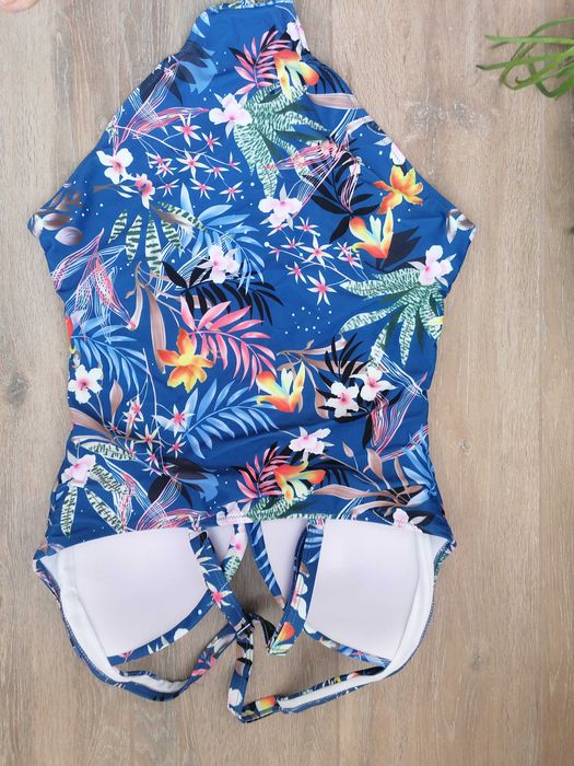 Купальник суцільний