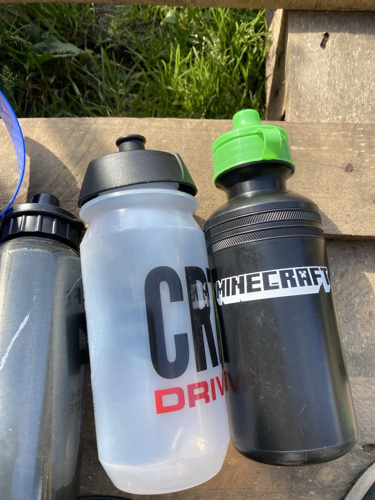 Połowa nowa Zestaw bidonow plastik metal kubki termiczne