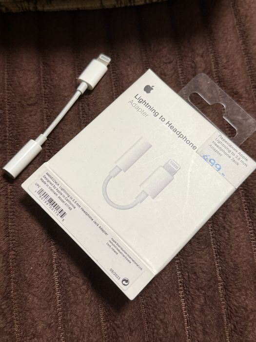 Перехідник apple lightning to 3.5 mm для навушників