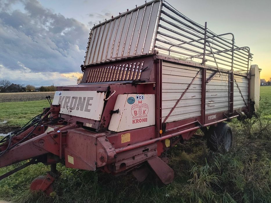 Przyczepa samozbierająca Krone