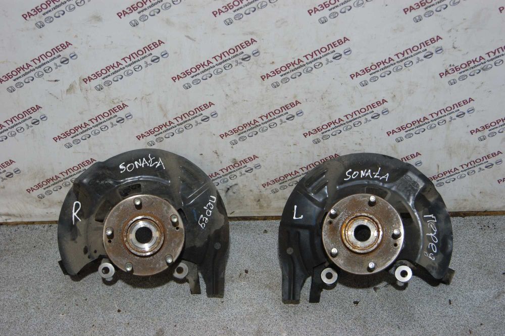 Кулак зі ступицею передній лівий правий Hyundai Sonata YF 2009-2014