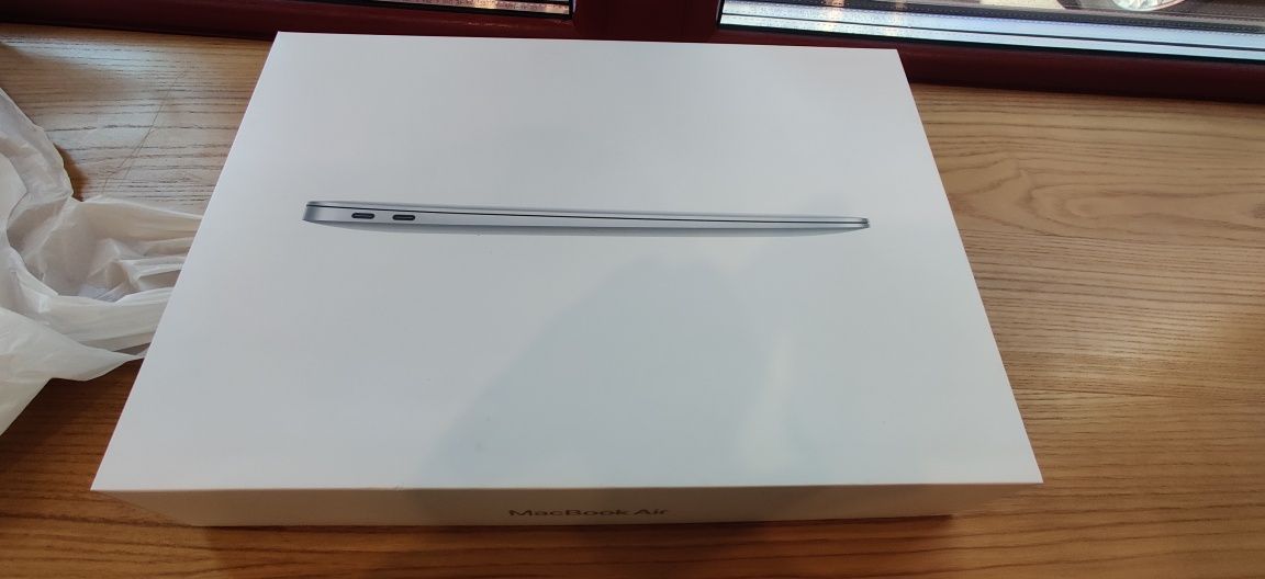 Macbook air m1 256/8 отличное состояние