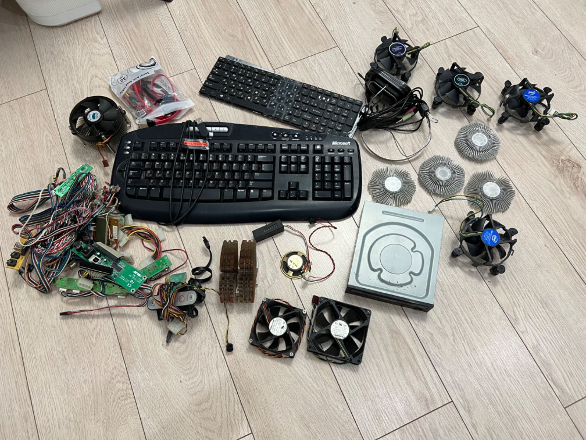 Материнская плата MSI ASUS Процессор Кулер Радиатор Колонки и многое
