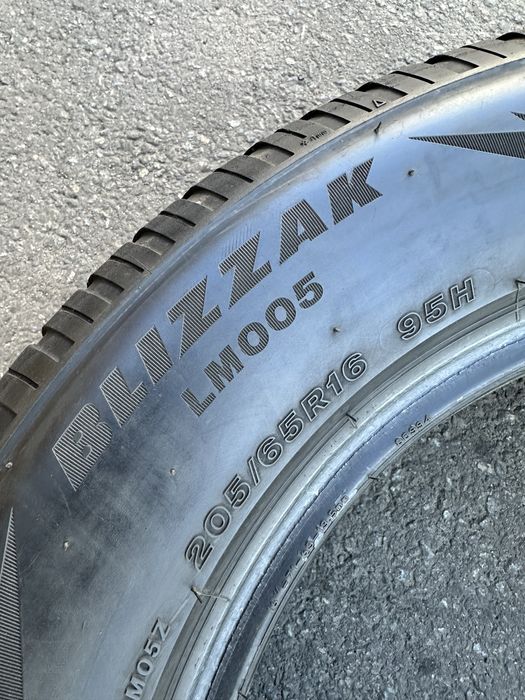 Шини 205 65 16 95H Bridgestone Blizzak LM005 комплект
