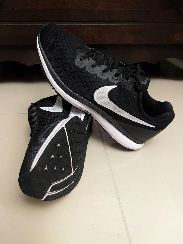 Nike Air Zoom Pegasus 34 buty do biegania uniseks 40 

Rozmiar 40
Wkła