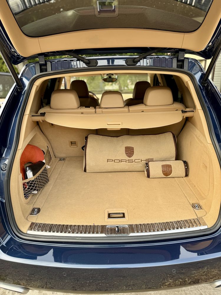 Porsche cayenne 2012