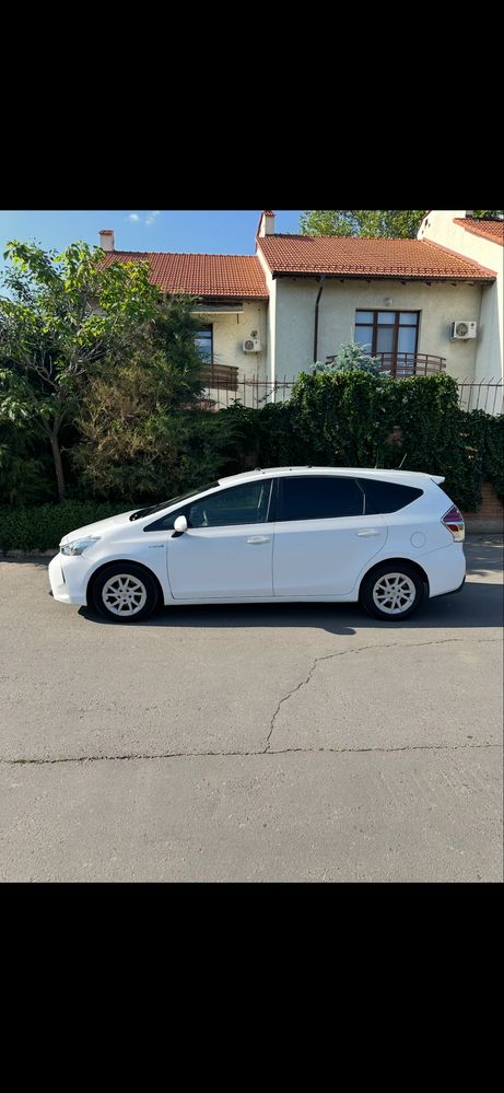 Сдам в аренду авто TOYOTA PRIUS V 2019 год долгосрочная под такси