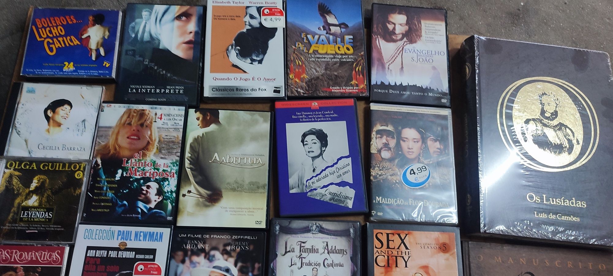 Vendo conjunto de DVDs bom  preço