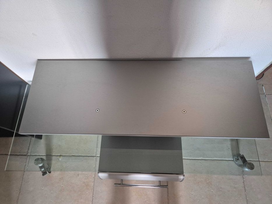 Móvel com Rodas de Suporte para TV em Alumínio e Vidro, como Novo