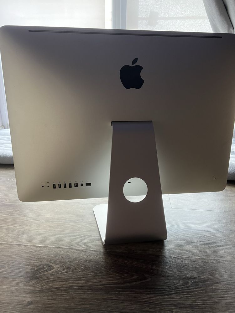 Apple iMac (mid 2010) 21.5