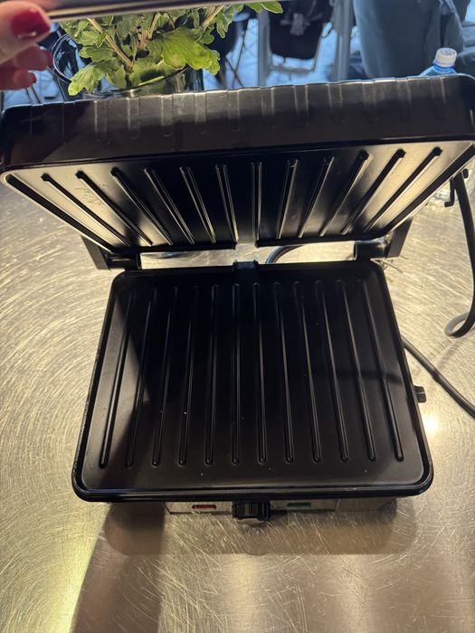 Електричный гриль