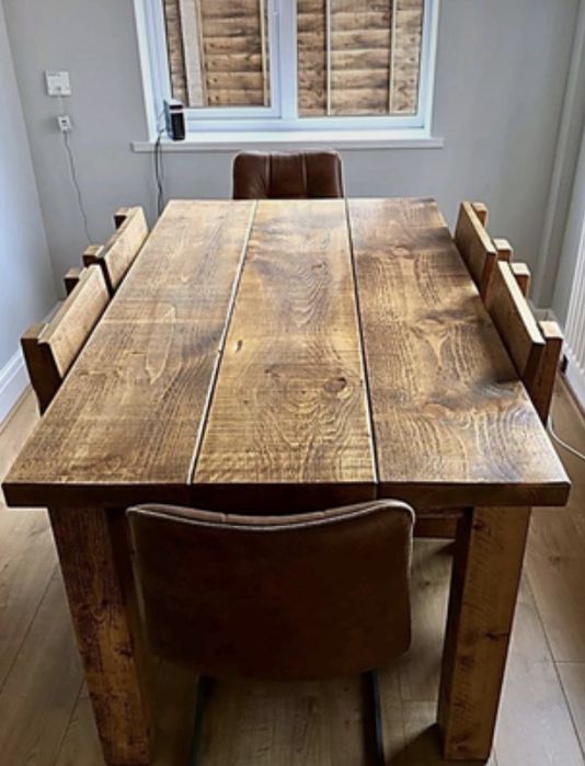 Стол б/у,фанера покрашеная