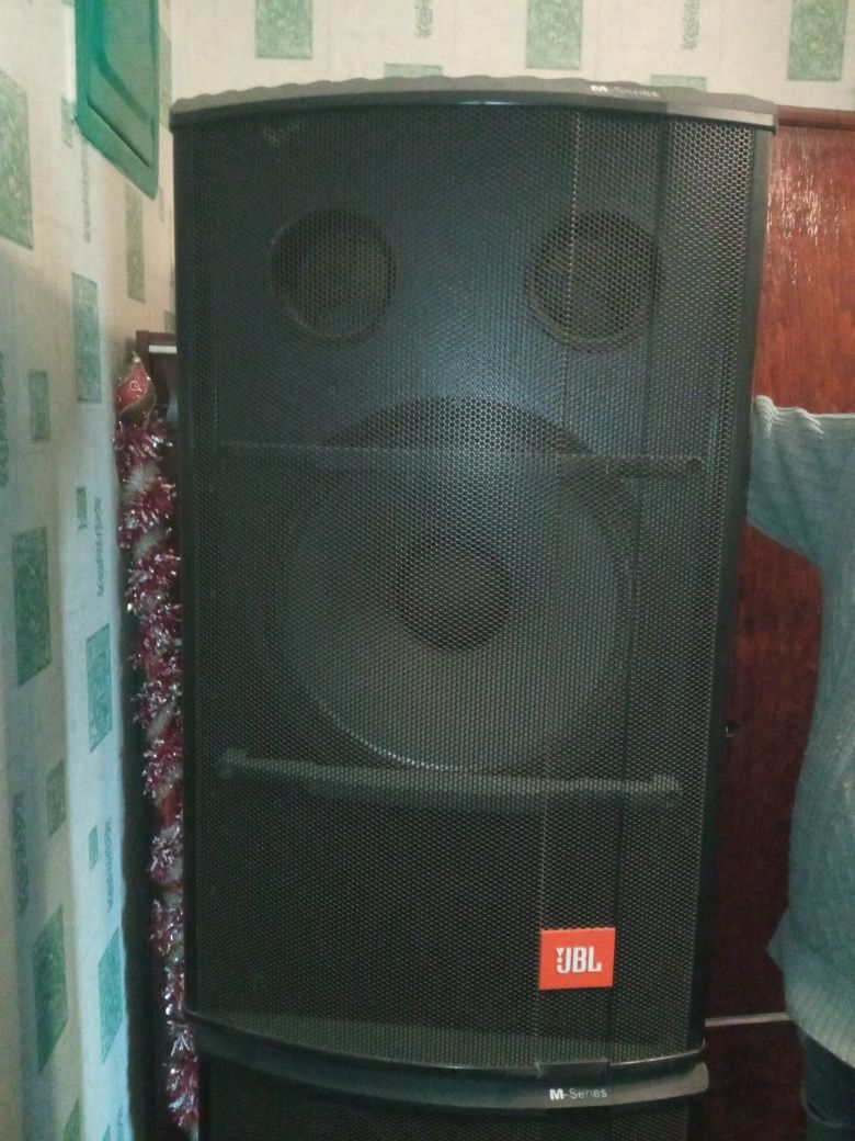 Продаю колонки саби JBL M355 MKll в ідеальному стані звучать отлічно