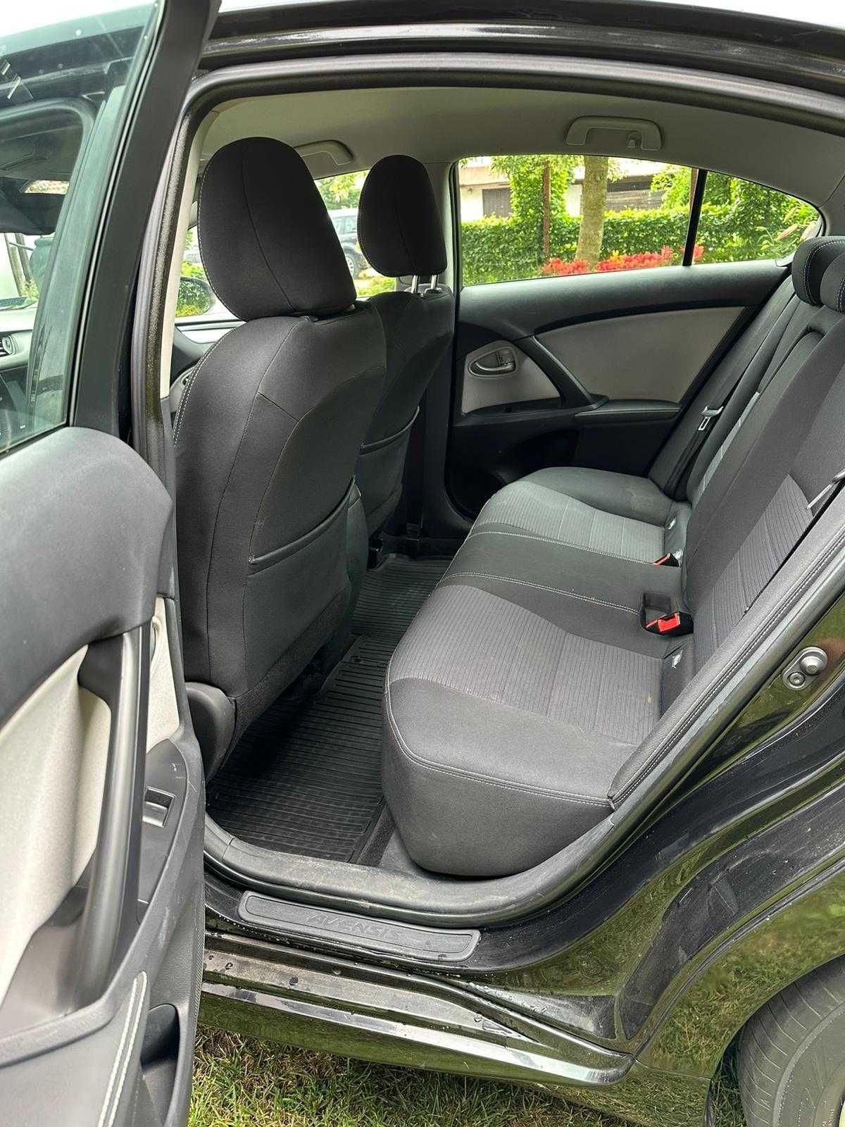 Sprzedam Toyotę Avensis