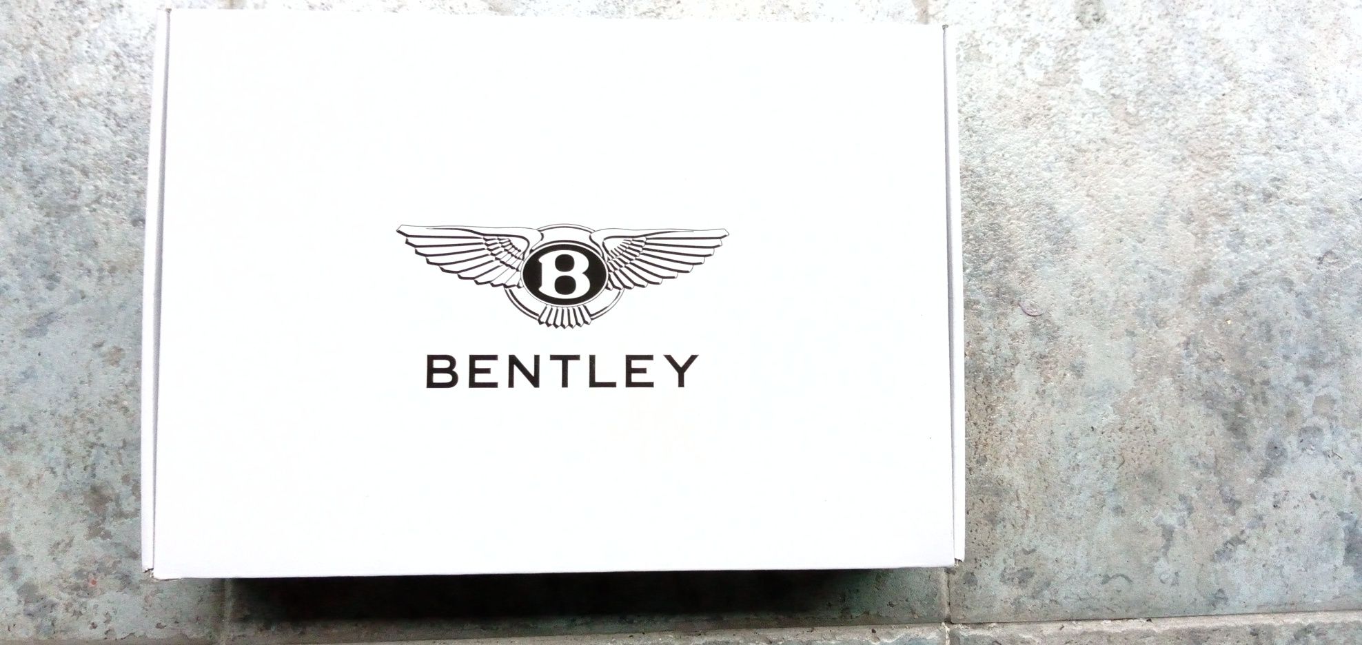 Estacionamento de bateria carregador original Bentley novo