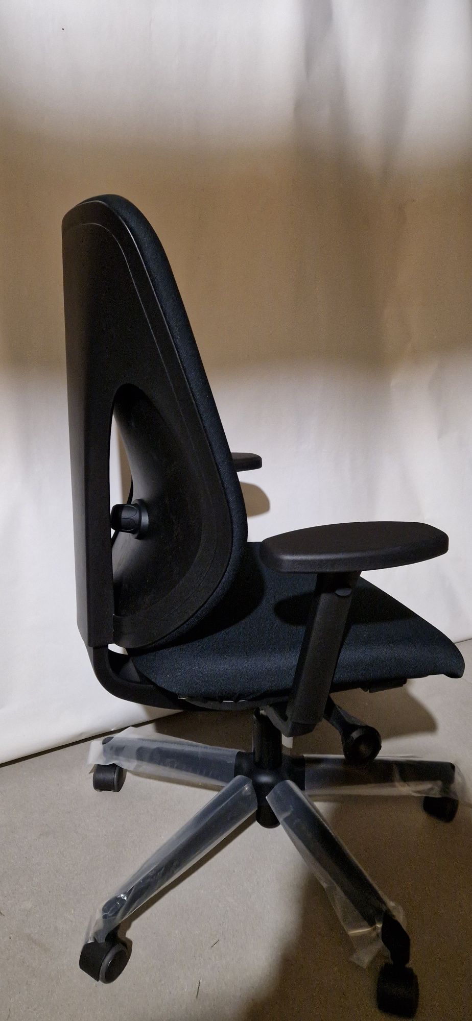 Ergonomiczny Fotel, krzesło biurowe  Giroflex 353. Nowe