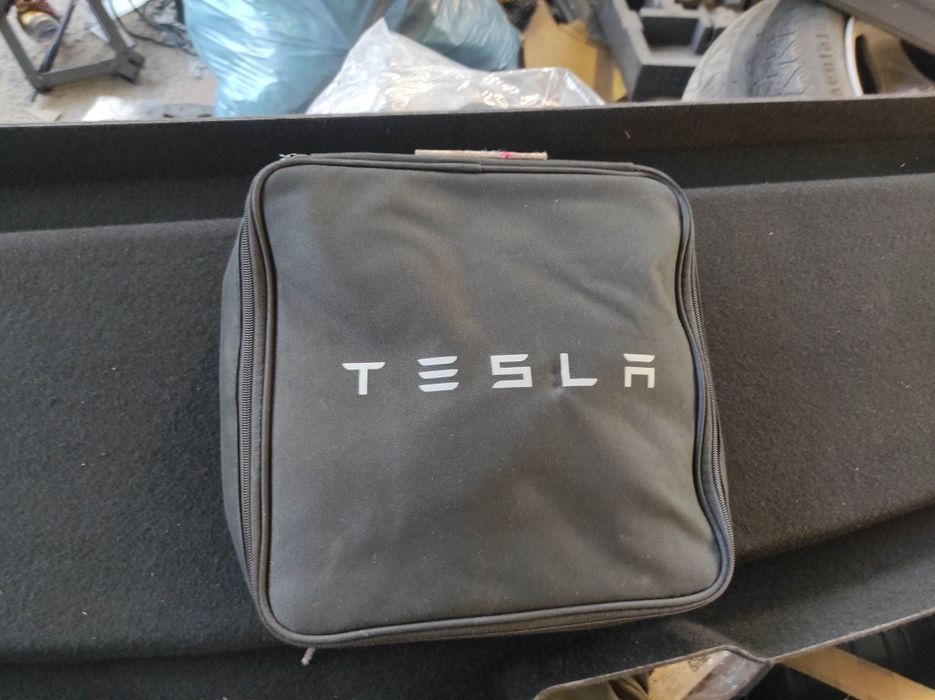 Зарядка Tesla ,оригінал,Нова