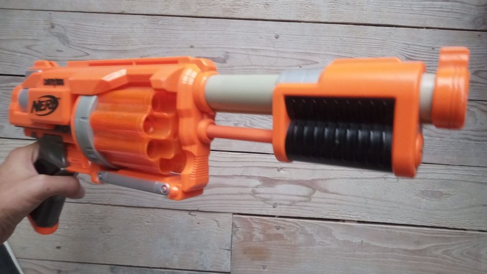 Pistolet nerf na strzałki gumowe