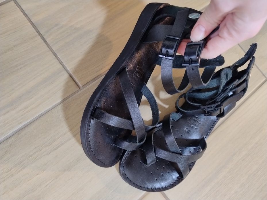 Босоніжки шкіра мягка устілка