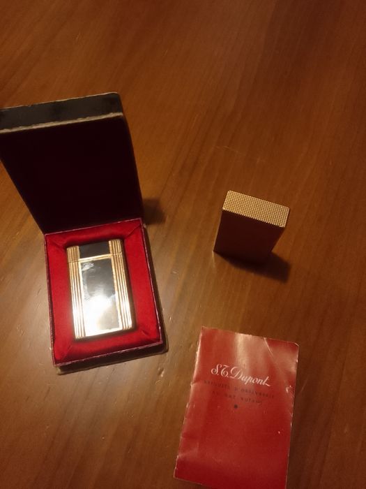 Dois esqueiros dupont em bom estado placados