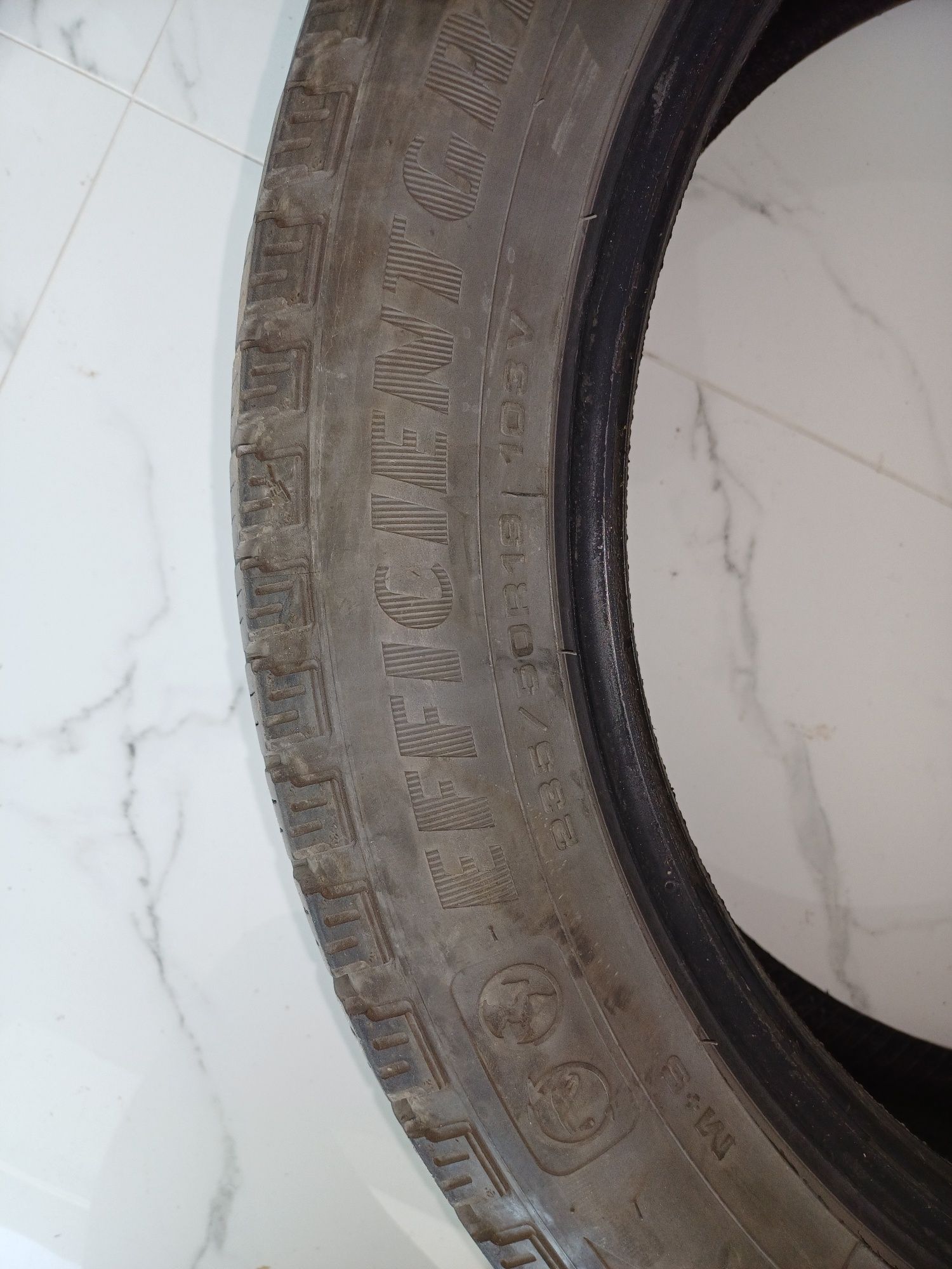 Шини Goodyear 235/50R19