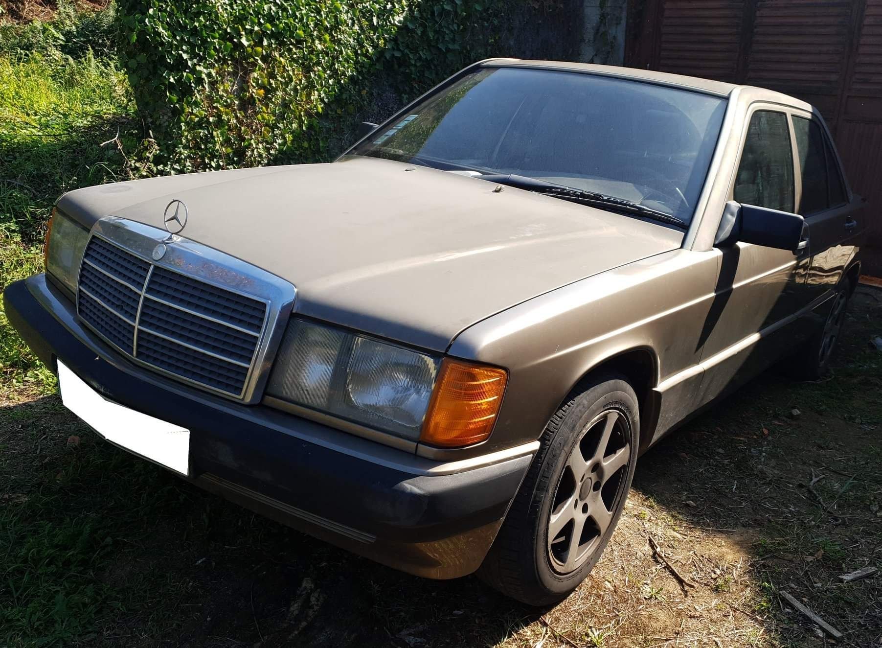 Grande stock de Peças para Mercedes 190 W201