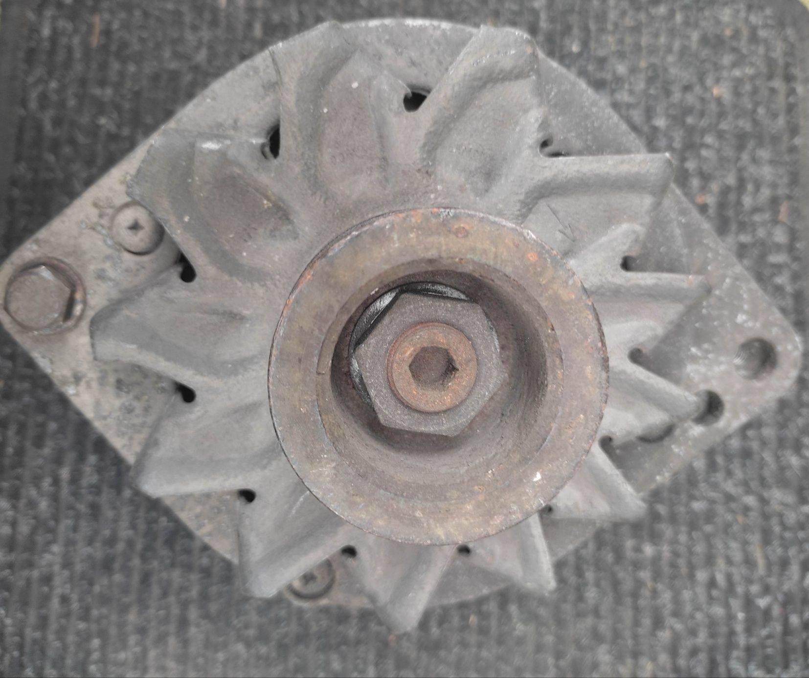 Alternator Opel Astra 1 generacji 1.4 V8