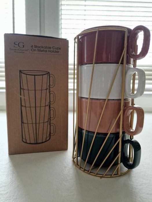 Zestaw ceramicznych filiżanek na stojaku  250 ml