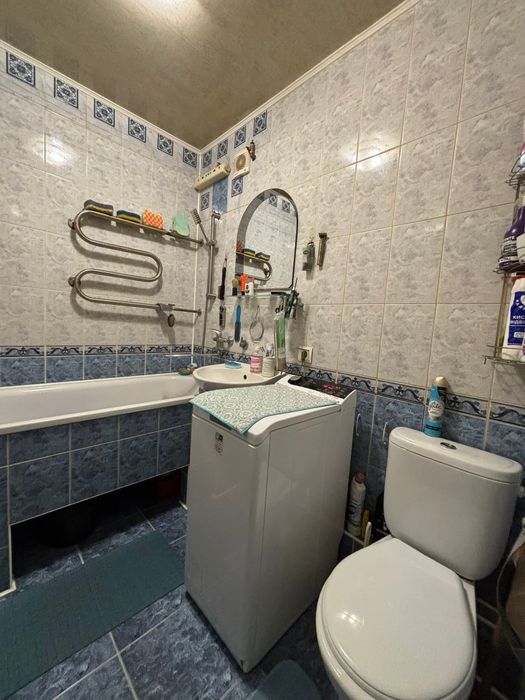 Продам квартиру в центрі міста Шептицький.