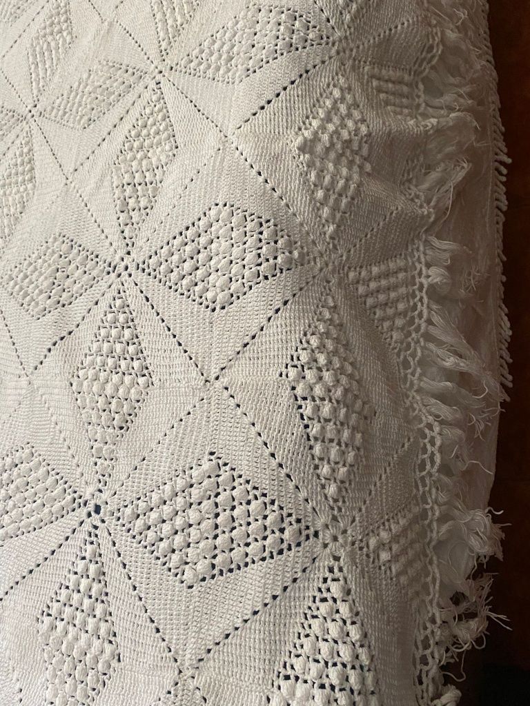 Colcha de renda feita á mão