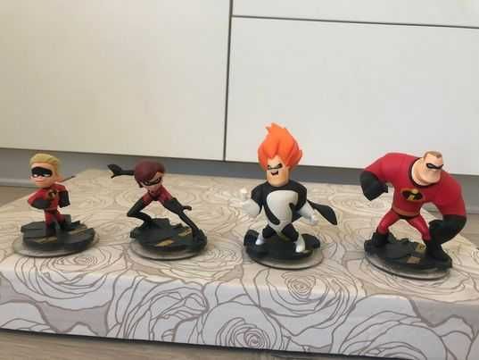 zestaw disney infinity1.0 na ps3 13 figurek gra i plansza